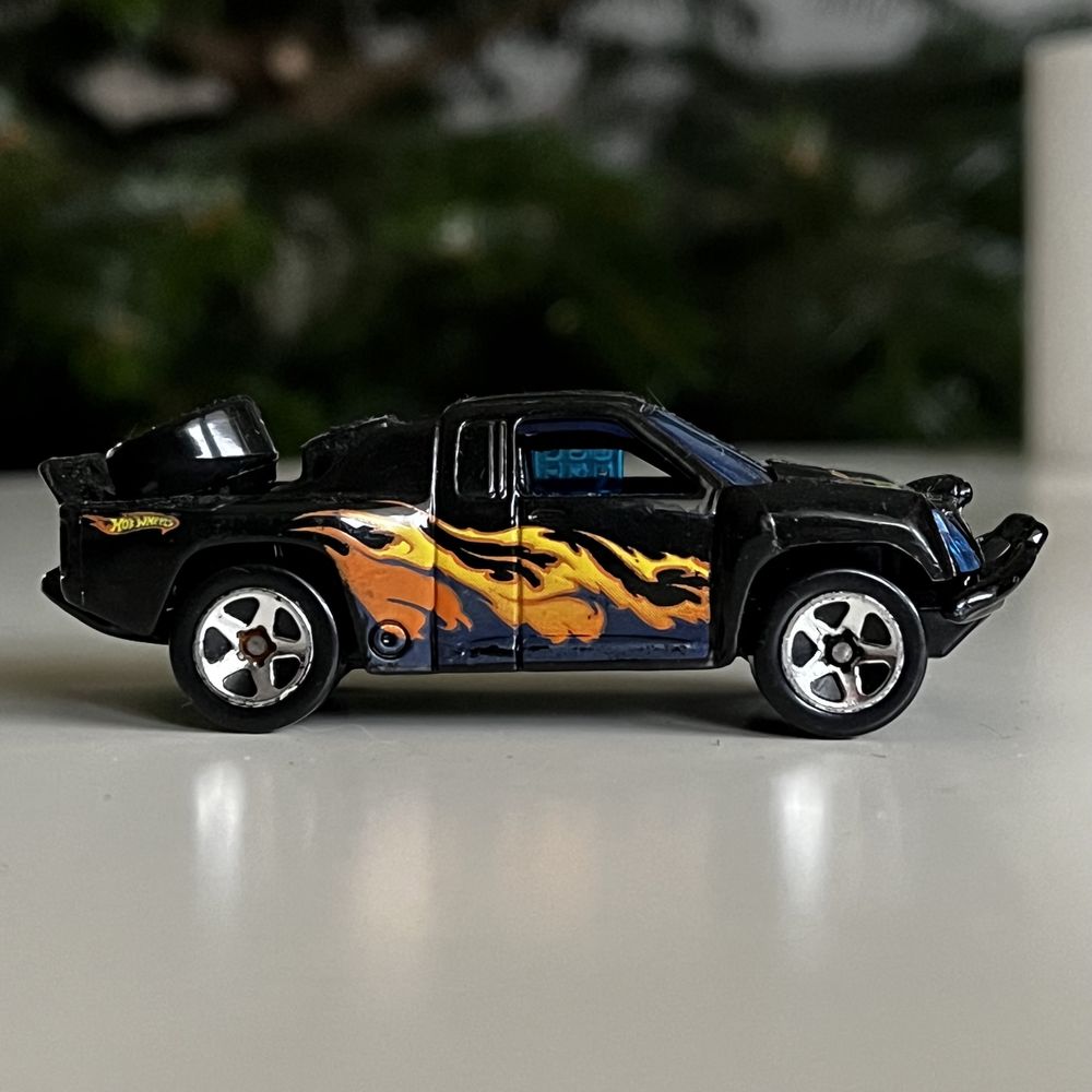 Hot Wheels Off Track (Adidas)