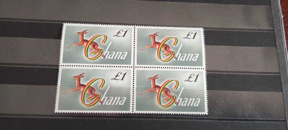 Selos do Gana série completa em quadra