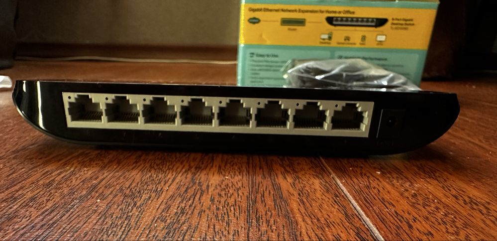Комутатор TP-Link TL-SG1008D