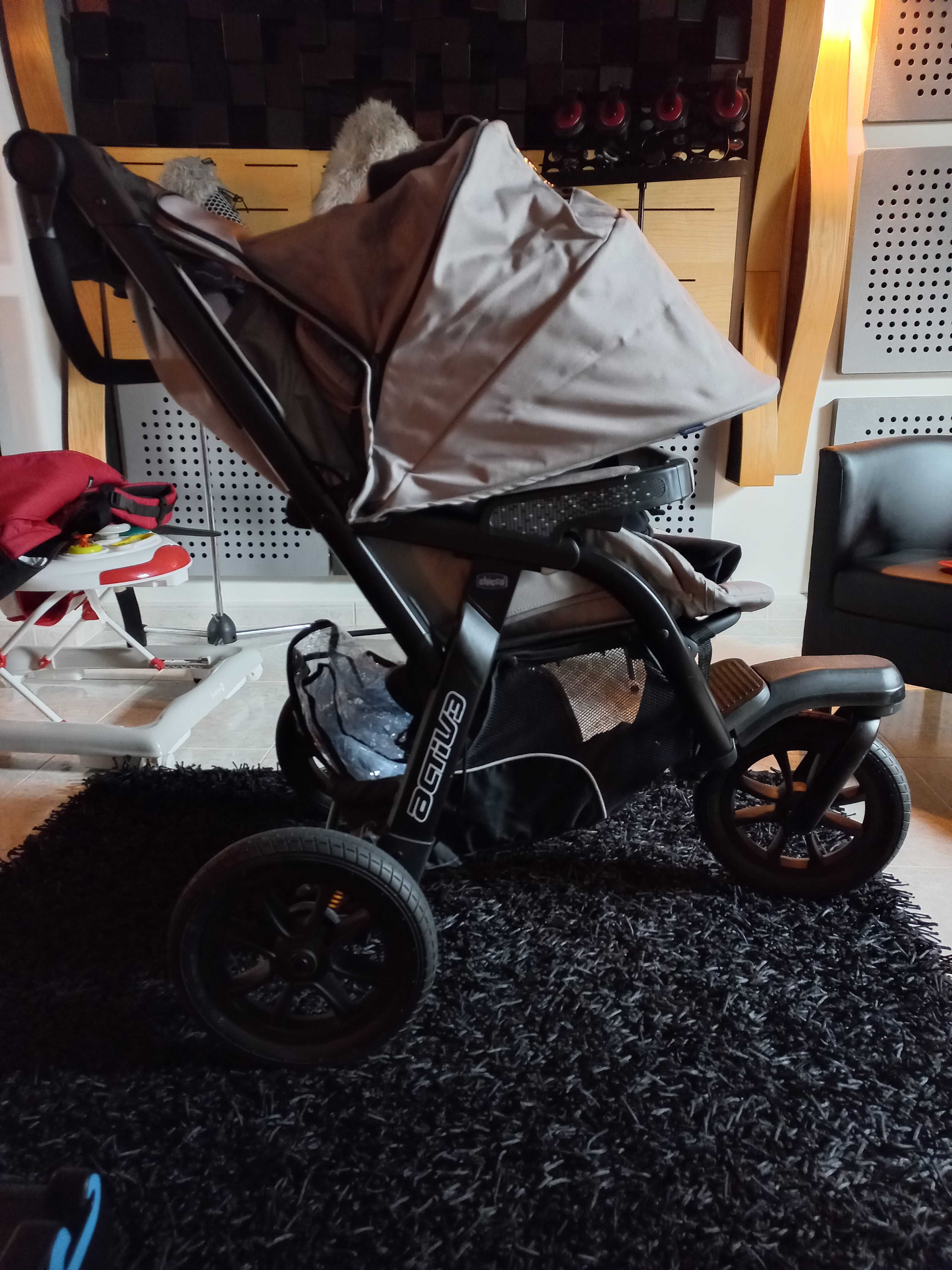 TRIO ACTIV3 e ISOFIX - carrinho passeio bebé Chicco TRIO