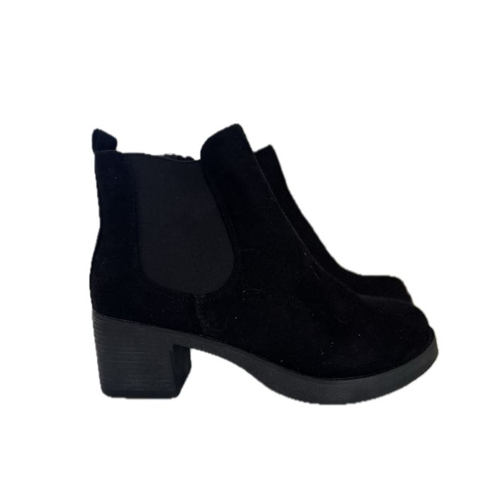 Botas Cor Preta - Tamanho 39