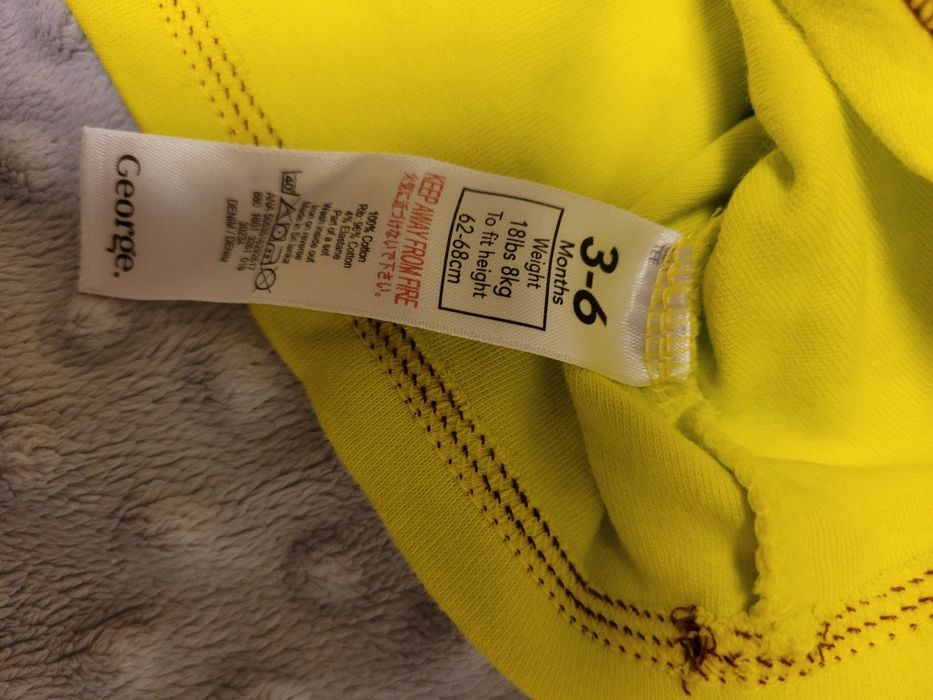 Świąteczna bluzeczka dla chłopca rozmiar 68 stan bdb