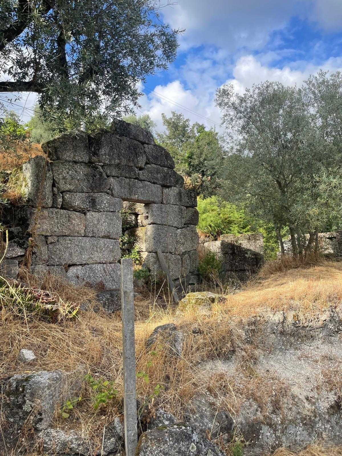 Ruinas para reconstrução