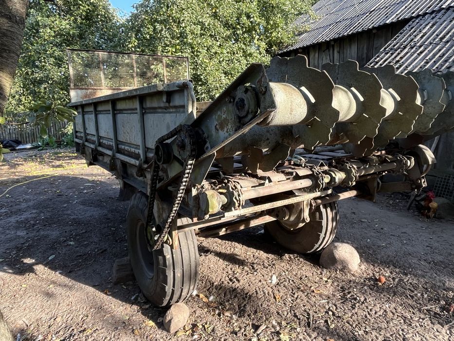 Rozrzutnik jedoosiowy ruski + opryskiwacz