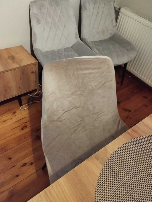 Pokrowce na krzesła skandynawskie welurowe beżowe 4 sztuki komplet