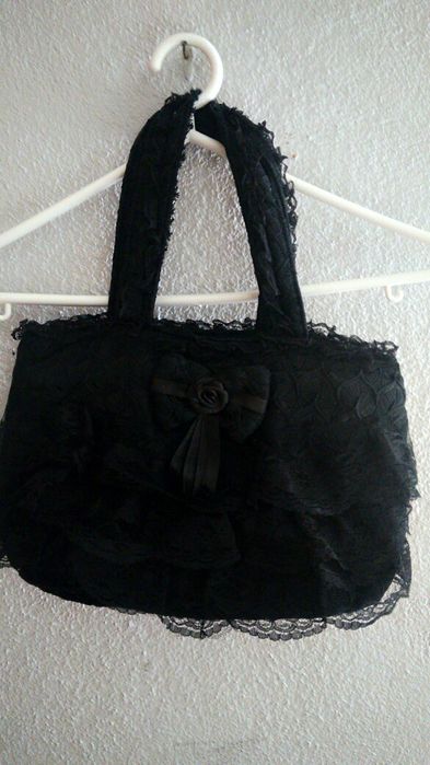 Carteira de senhora, preta, estilo Vitoriano