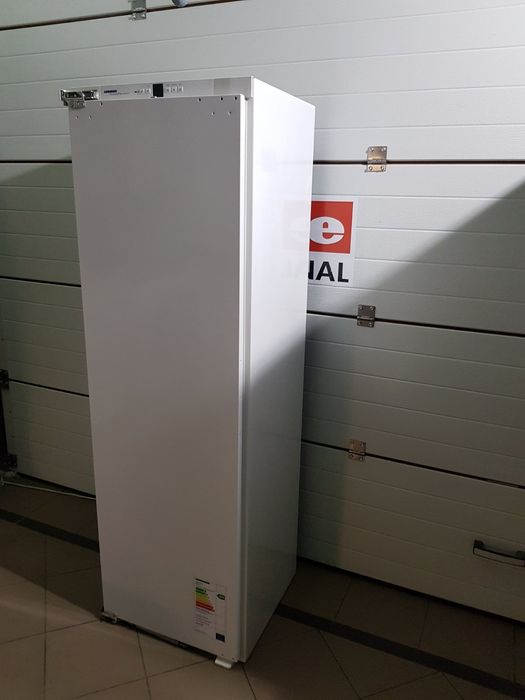 Холодильник однокамерный LIEBHERR IKB 3650 BioFresh LED PoverCooling