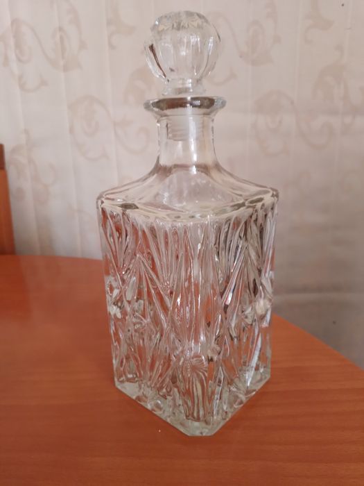 Karafka szklana transparentną
