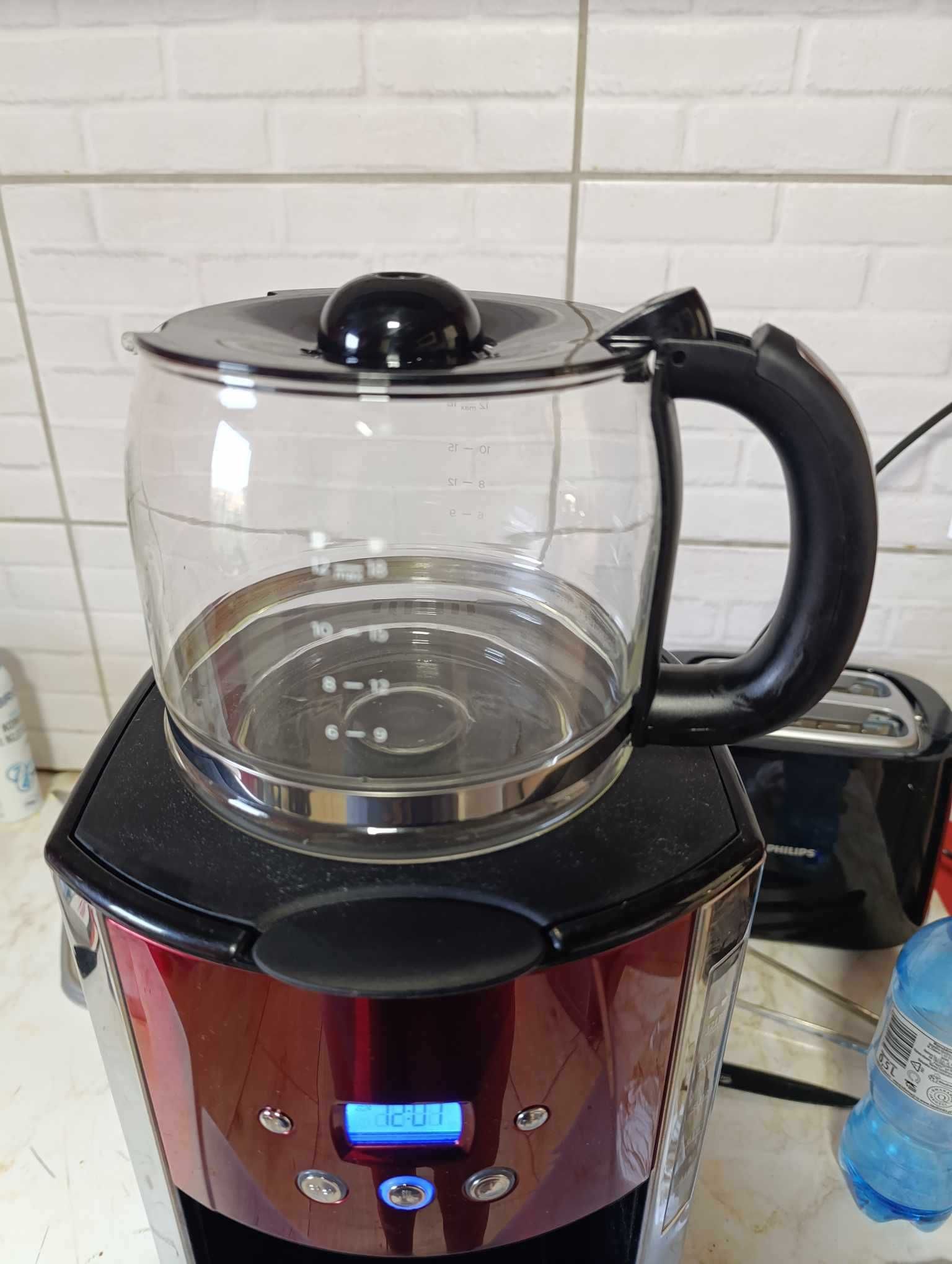Ekspres przelewowy Russell Hobbs czerwony