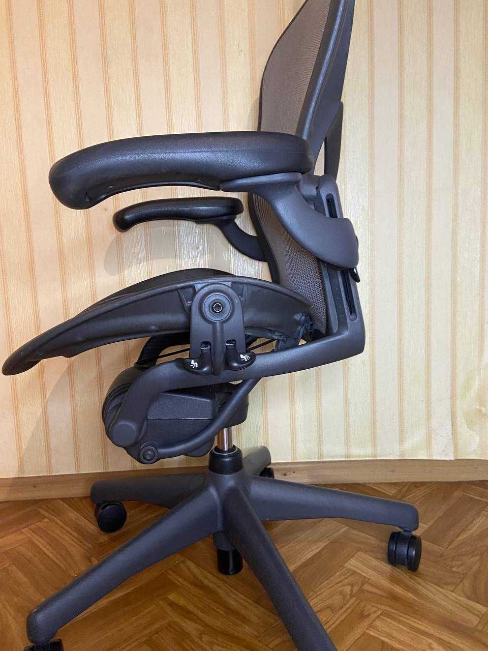 Кресло Herman Miller Aeron