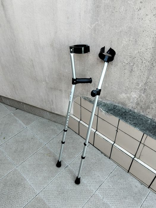 Par de muletas/canadianas novas