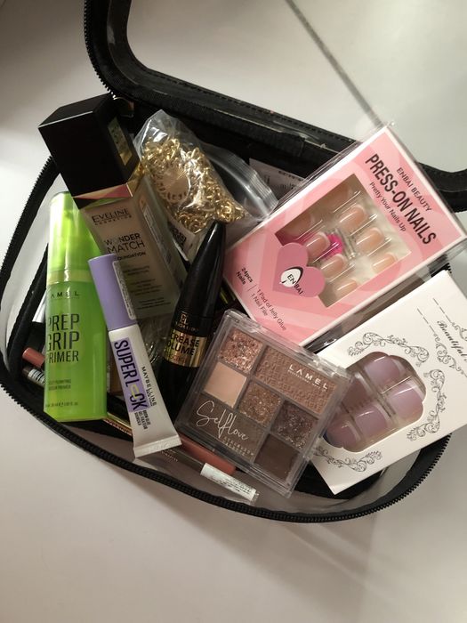 Косметика , аксесуари. Lamel Maybelline patricia ledo