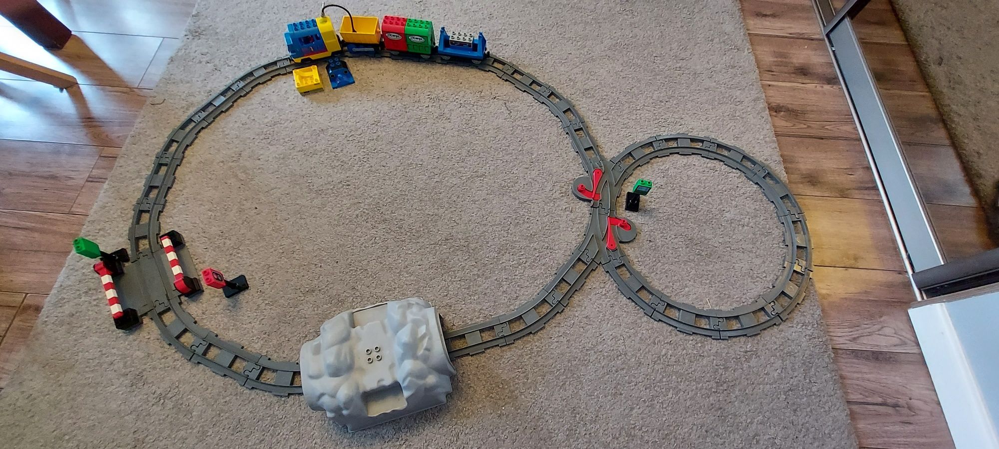 Lego Duplo pociąg tunel przejazd kolejowy