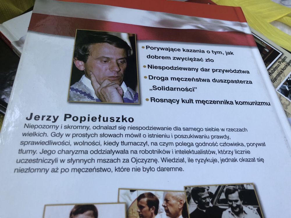 Trzy książki. Albumy Polacy