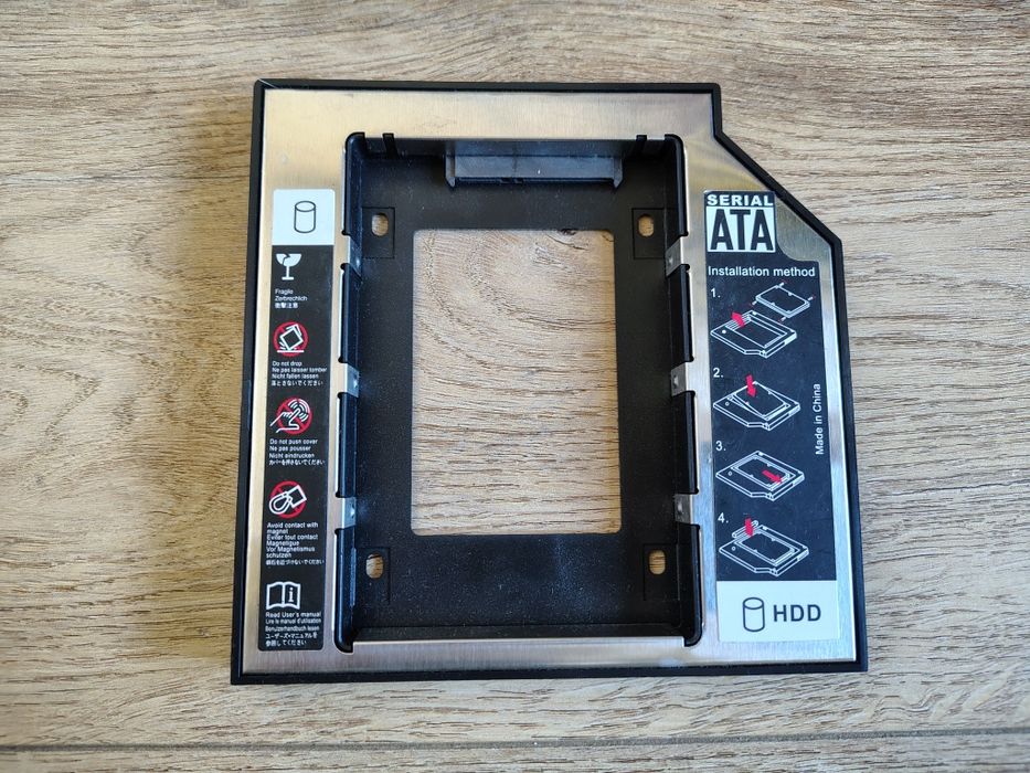 Kieszeń na dysk w laptopie zamiast napędu optycznego