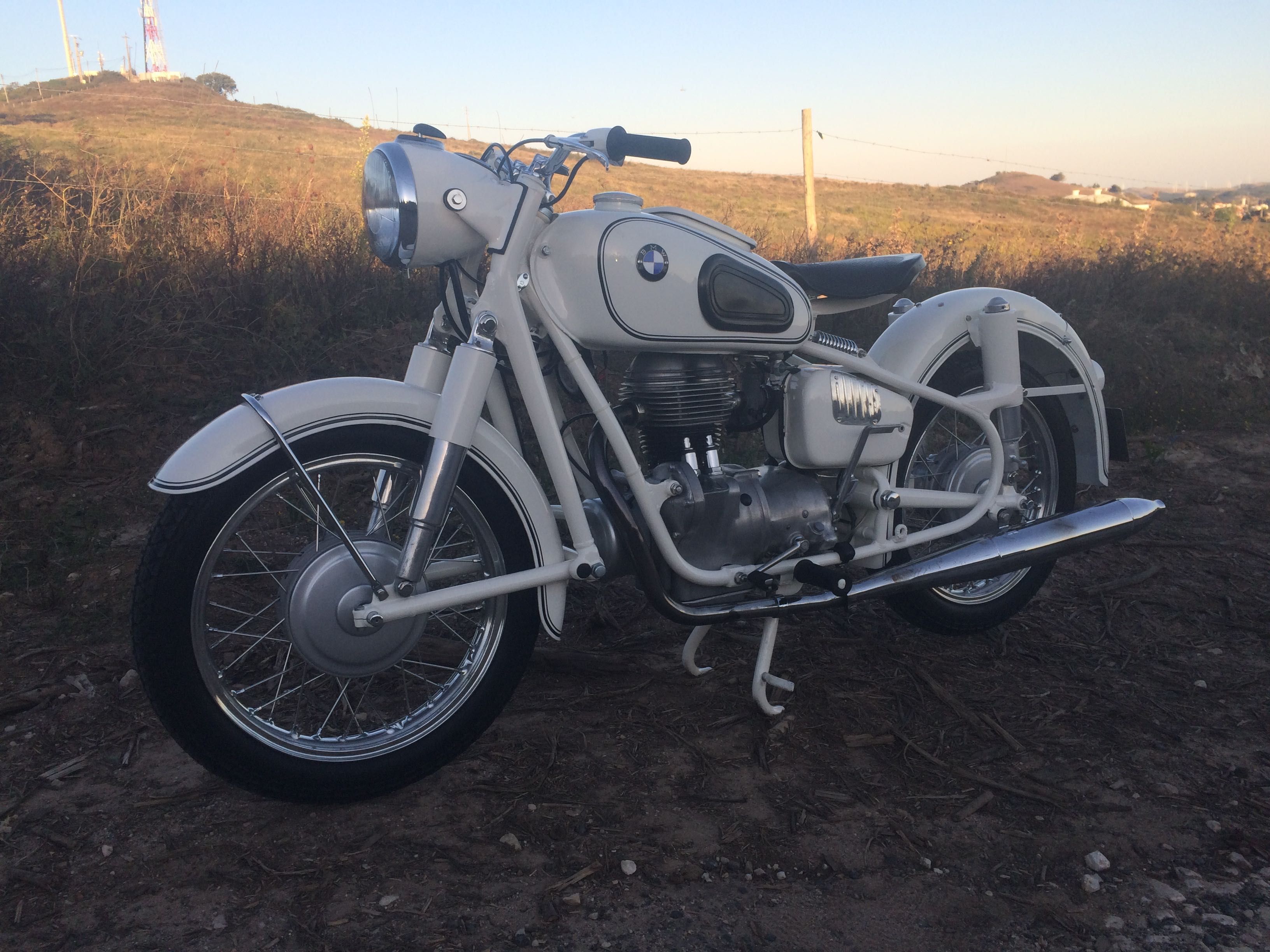 BMW antiga , 66 anos , como nova .