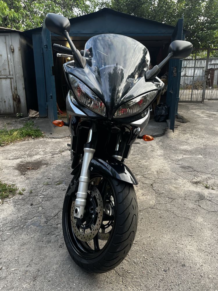 Продам мотоцикл Yamaha FZ600