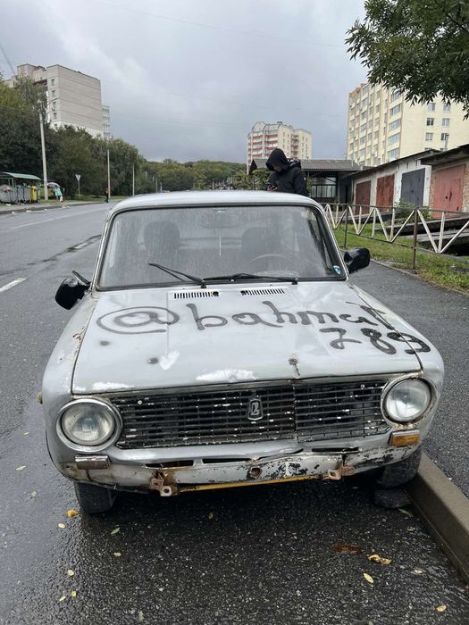Розбираю ваз 2101 з тройочним мотором