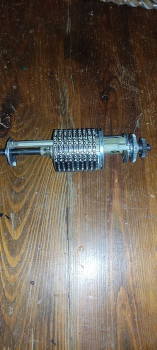 Bęben cylinder numeryczny steampunk loft maszyna czasu