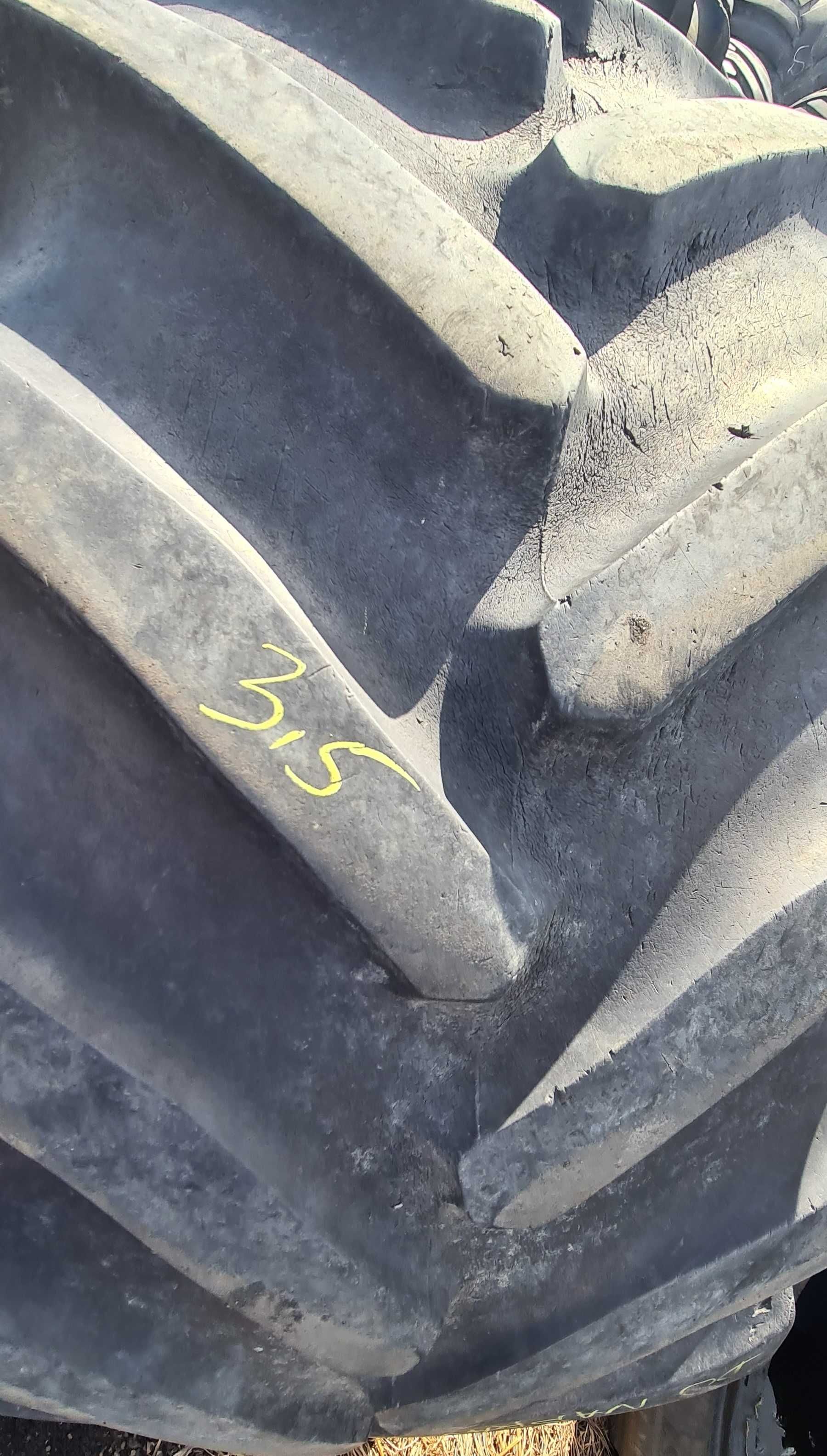 Opona przemysłowa 28LR26 ; 750/65R26 GoodYear *S