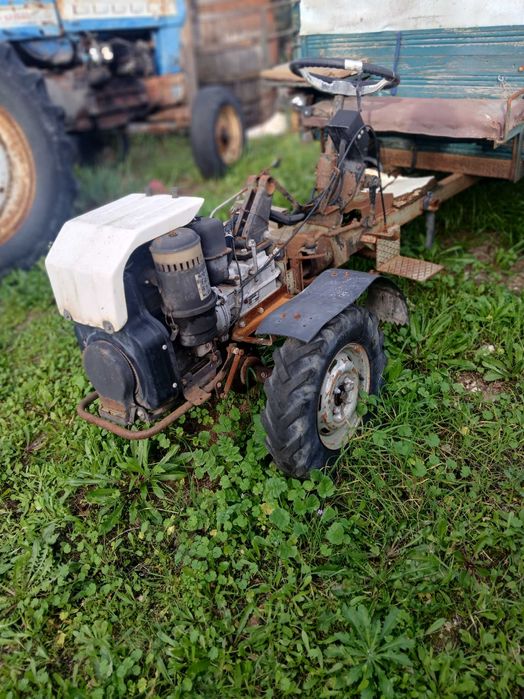 Motoenxada com reboque