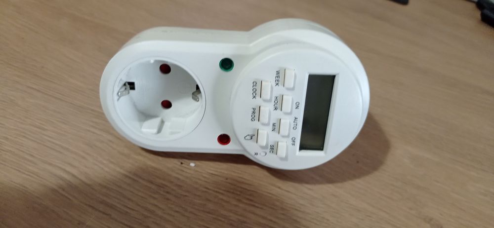 Medidor de consumos eléctricos digital e temporizador