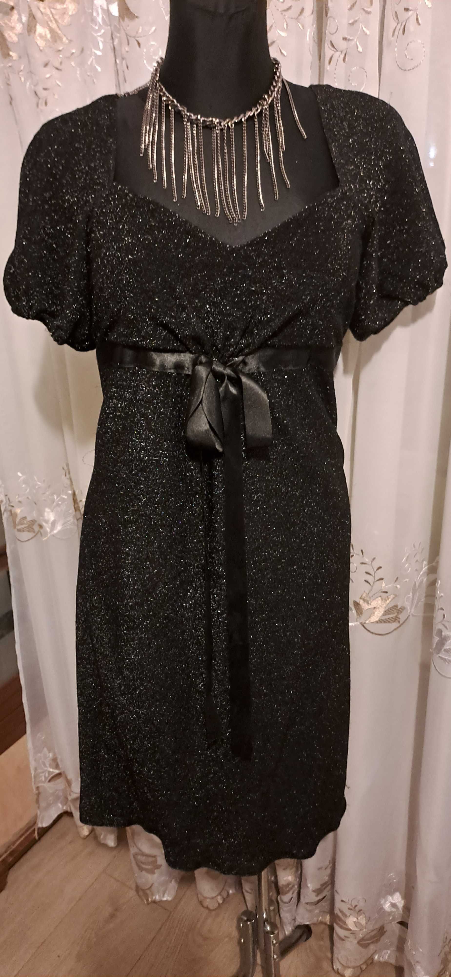 Sukienka czarna z blyskiem z krotkim rękawem  xl Walls