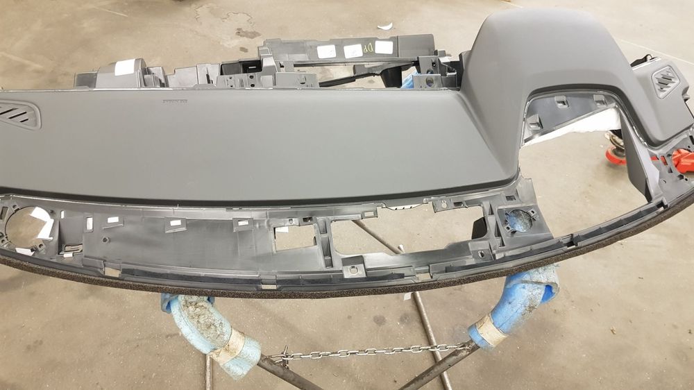 Nissan Qashqai j12 deska/konsola nowa orginalna