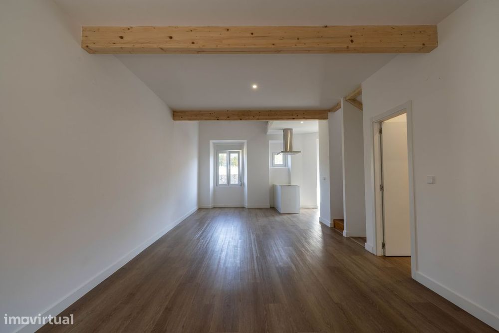 Moradia T3+2 (128m2): Cabeço de Montachique, Loures - 100% remodelada