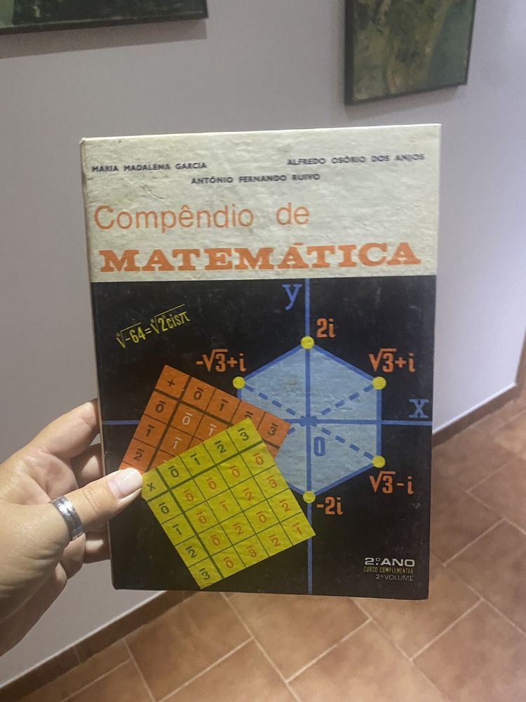 Varios livros varios gêneros