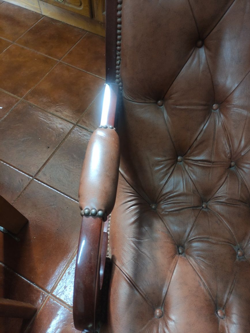 Cadeirão de baloiço com repousa pés