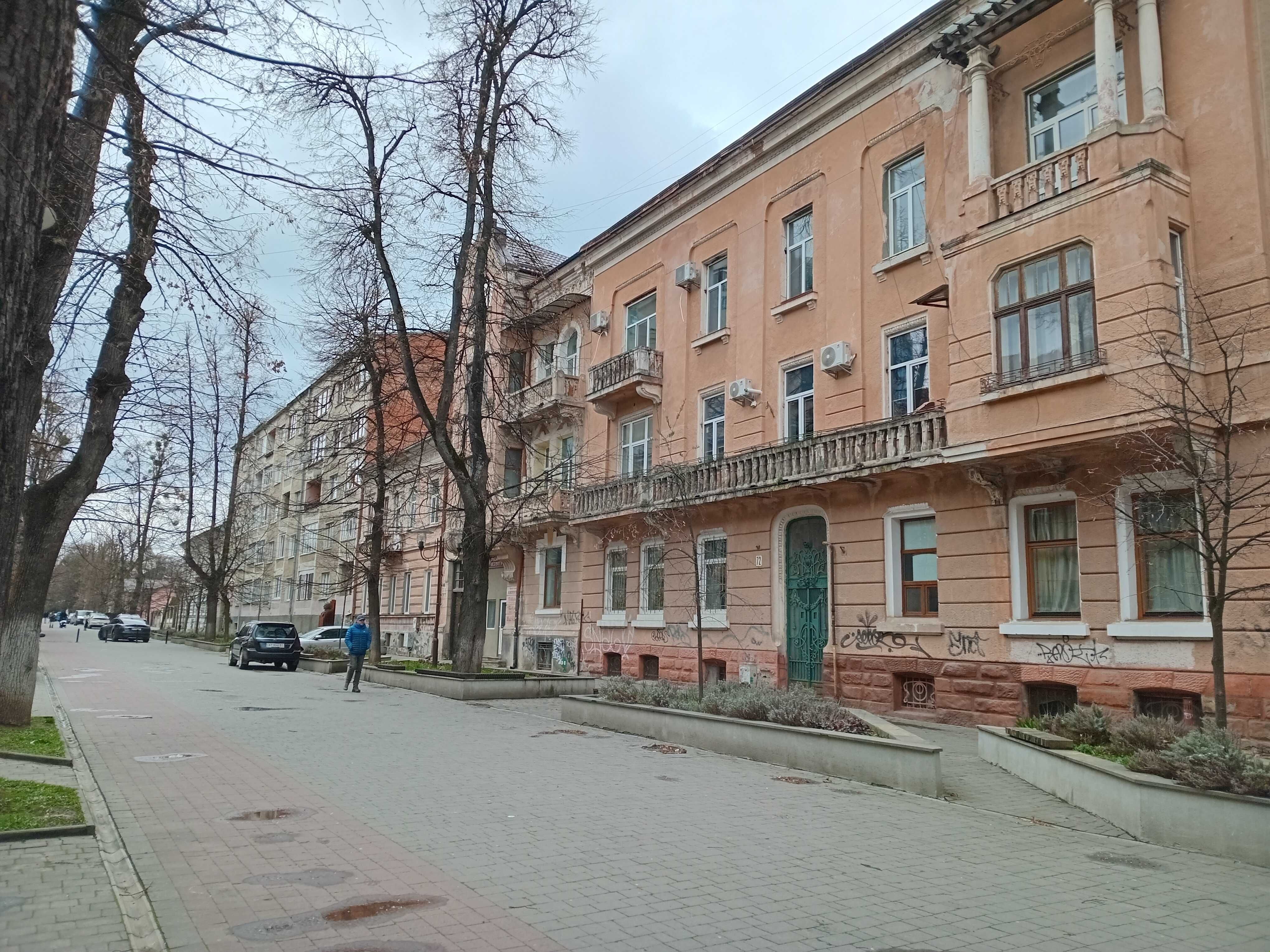 Продаж трикімнатної квартири з індивідуальним опаленням,вул.Шевченка.