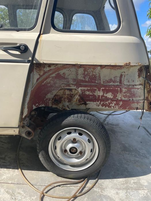 Projeto inacabado - Renault 4L