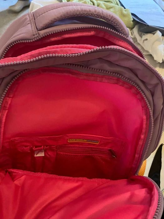 Mochila Luluca com  estojo  - tudo novo