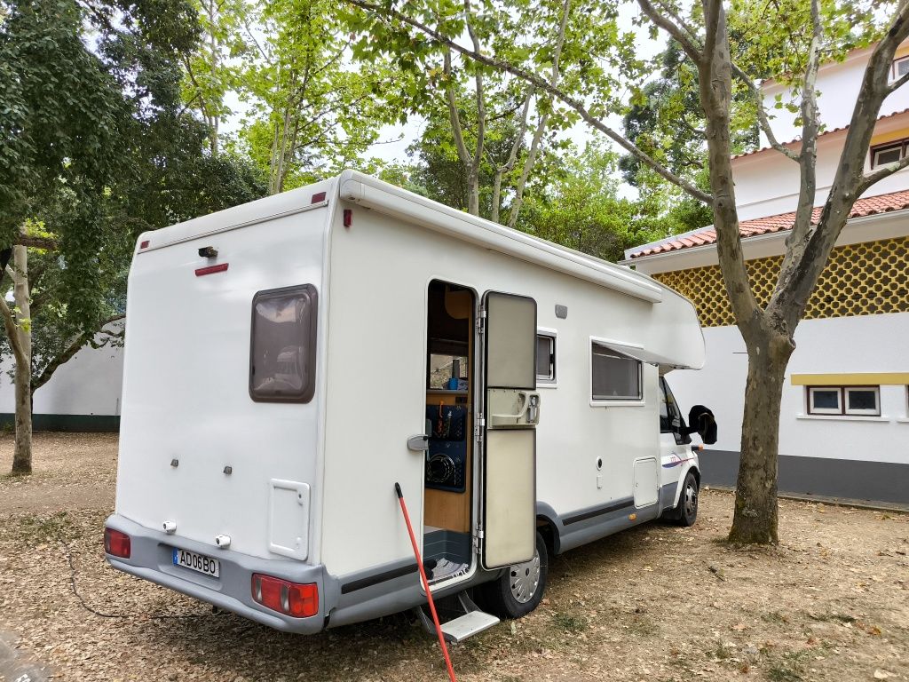 Autocaravana  Ford challenger