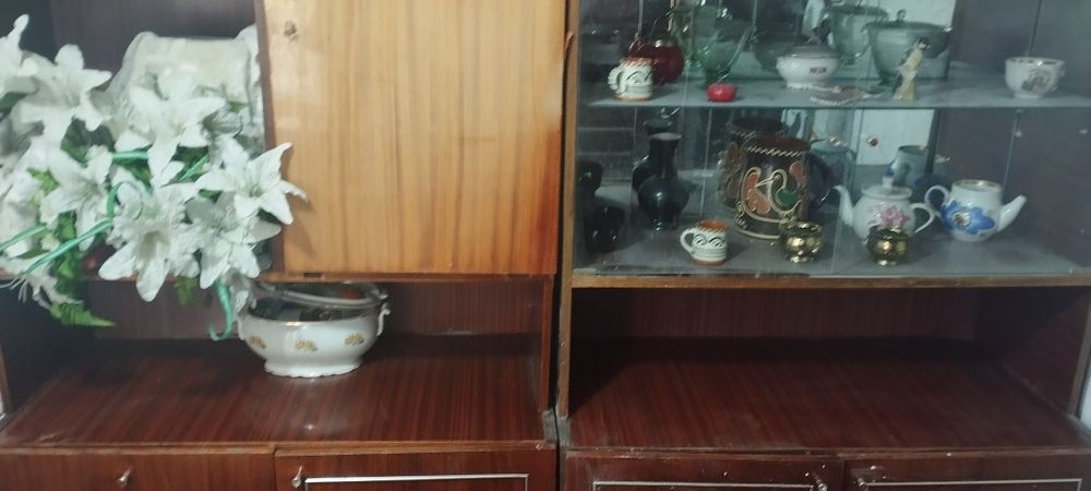 Стінка (стенка СССР, шафа, вітрина, шкаф, сервант)