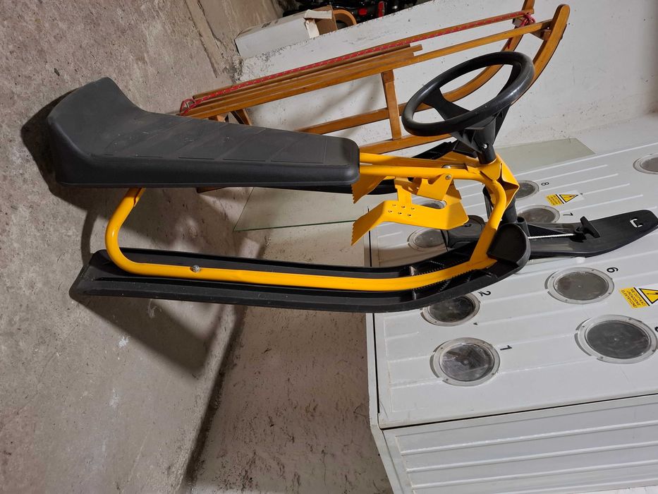 Sanki nartosanki dla dzieci stalowe żółte czarne płozy