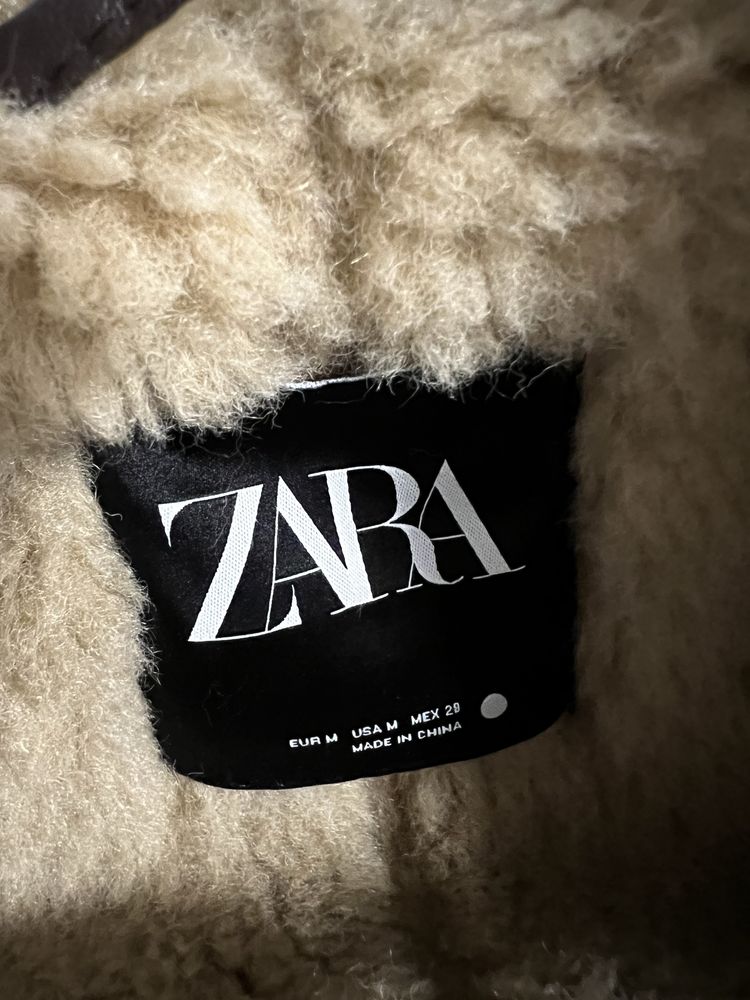 Тепла дублянка на овчині Zara