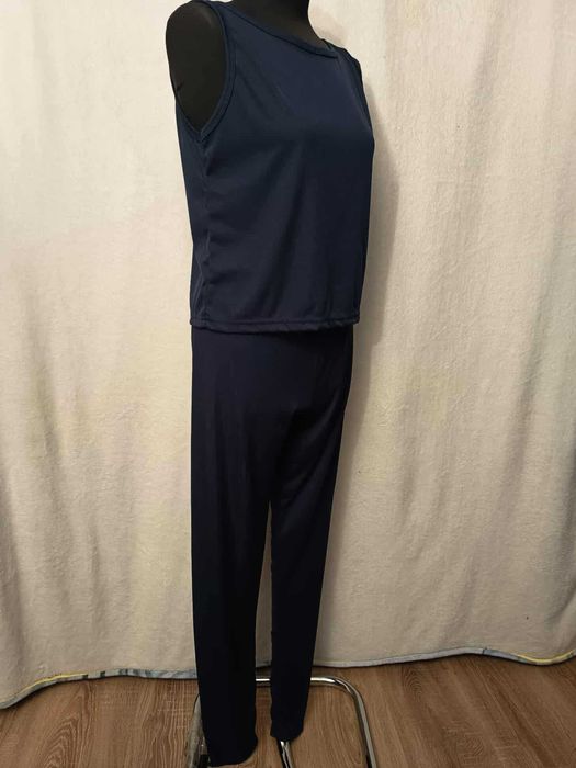 Prążkowany komplet na siłownie/ do spania
XL / 42 / 14·Bardzo dobry