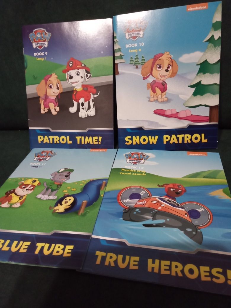 Paw Patrol, zestaw 12 ksiazeczek po angielsku