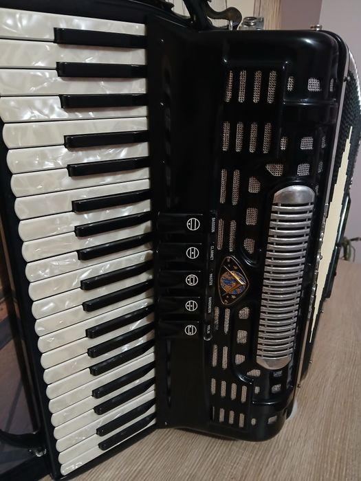 Włoski akordeon 3 chórowy Victoria