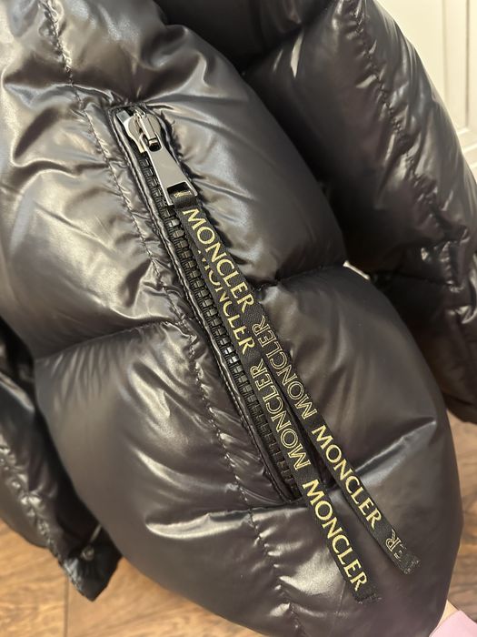 Женский пуховик Moncler