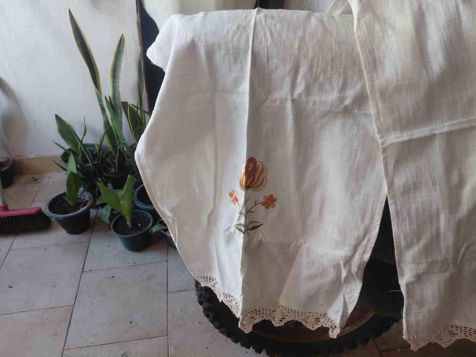 2 cortinas antigas pequenas para janelas pequenas de cozinha