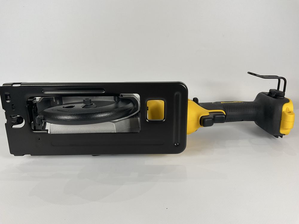 Акумуляторная бесщеточная дисковая пила DEWALT DCS571B ATOMIC 20V Max