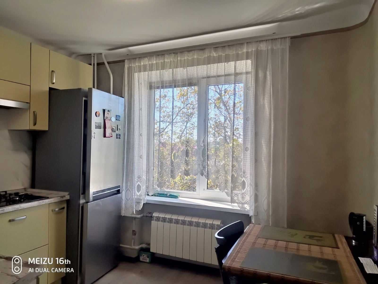 Продам 1 к. квартиру 4/9 эт., р-н метро " Бот. Сад", 39 м2, капремонт