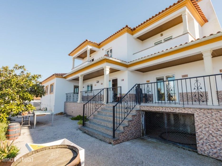 Moradia T6 com 3600m² de Terreno e Chalet T2 Independente - Espaço,...