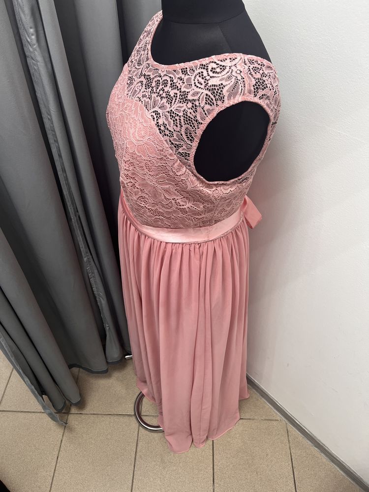 Długa sukienka z wycietymi plecami roz.3XL