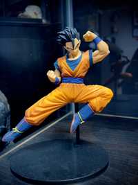 Varias figuras dragon ball