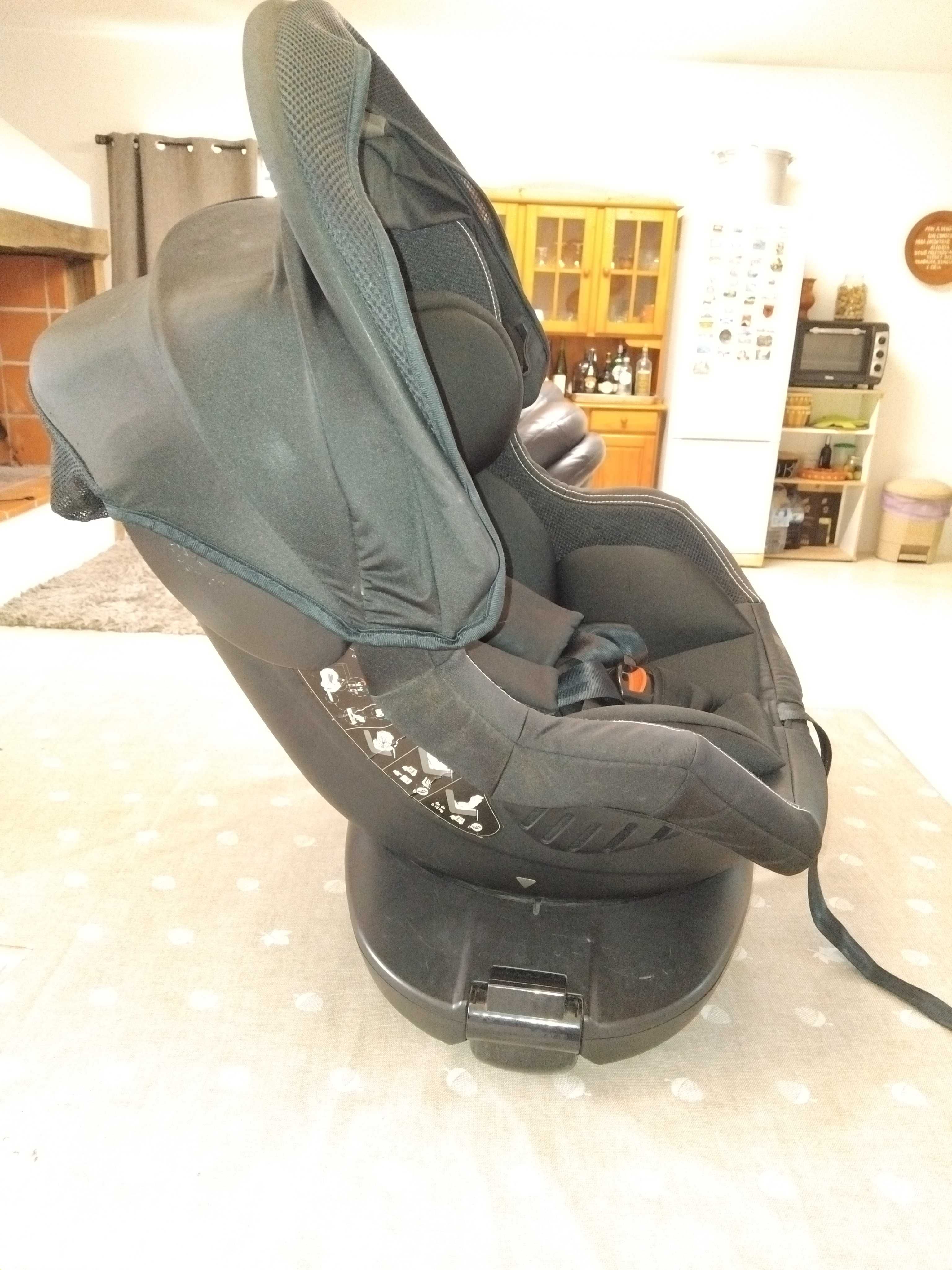 Cadeira Auto - Play, sistema giratório 360°, Isofix