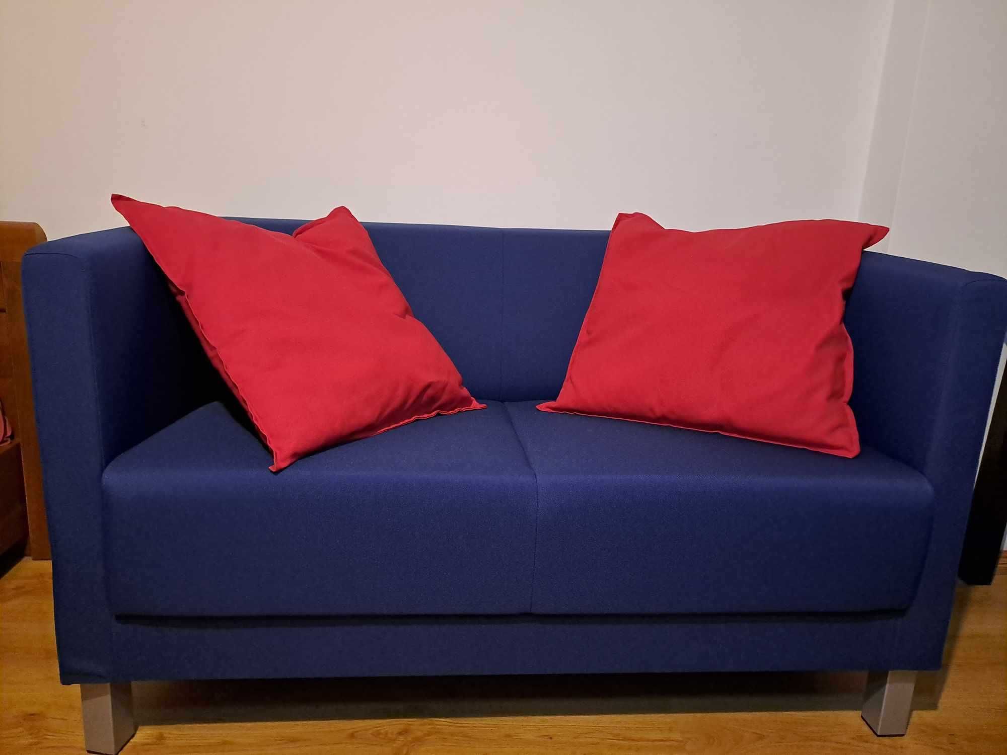 Sofa dwuosobowa niebieska